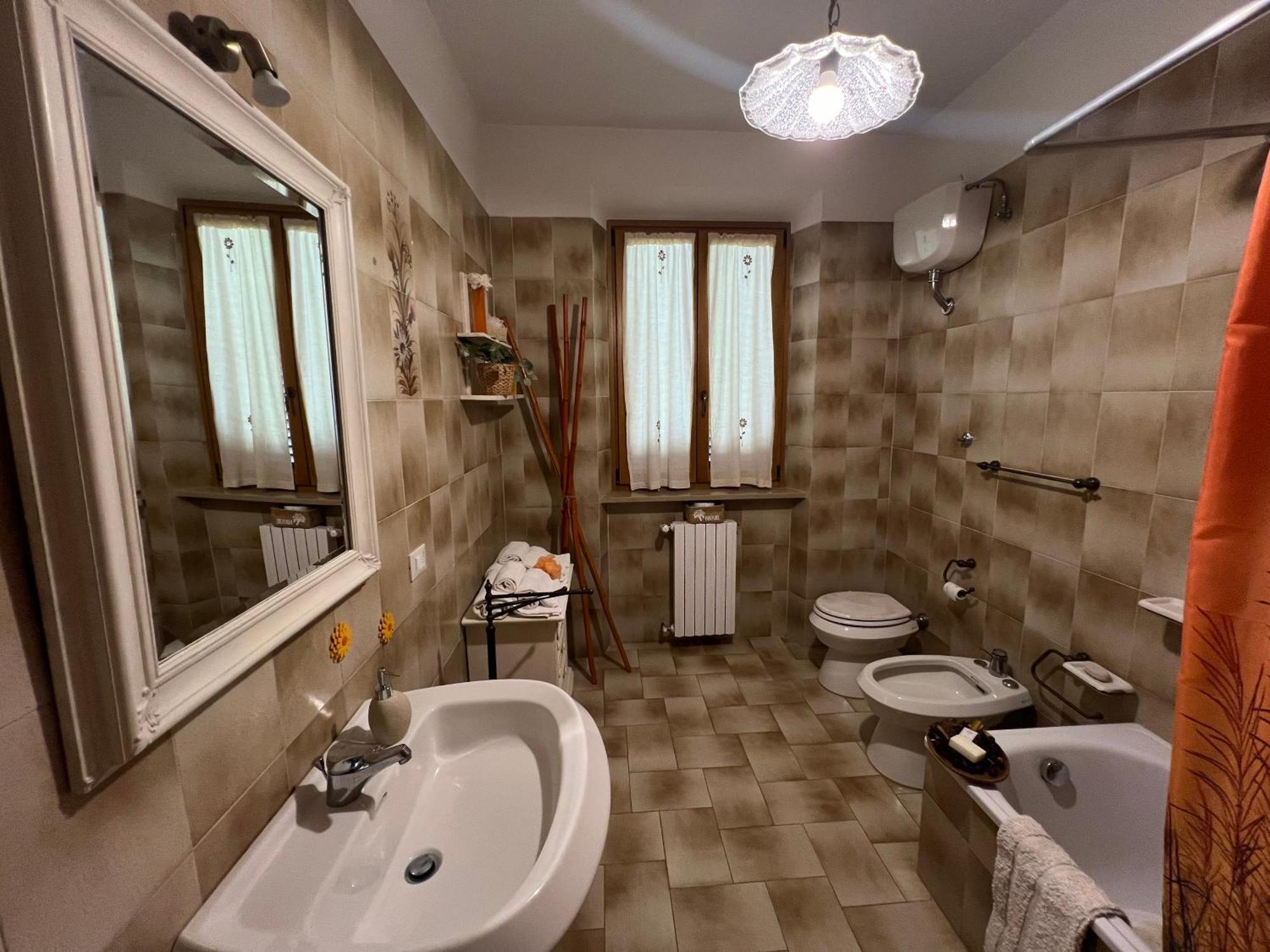 La Casa Di Montelonti Apartment ปอจจิบองซี ภายนอก รูปภาพ
