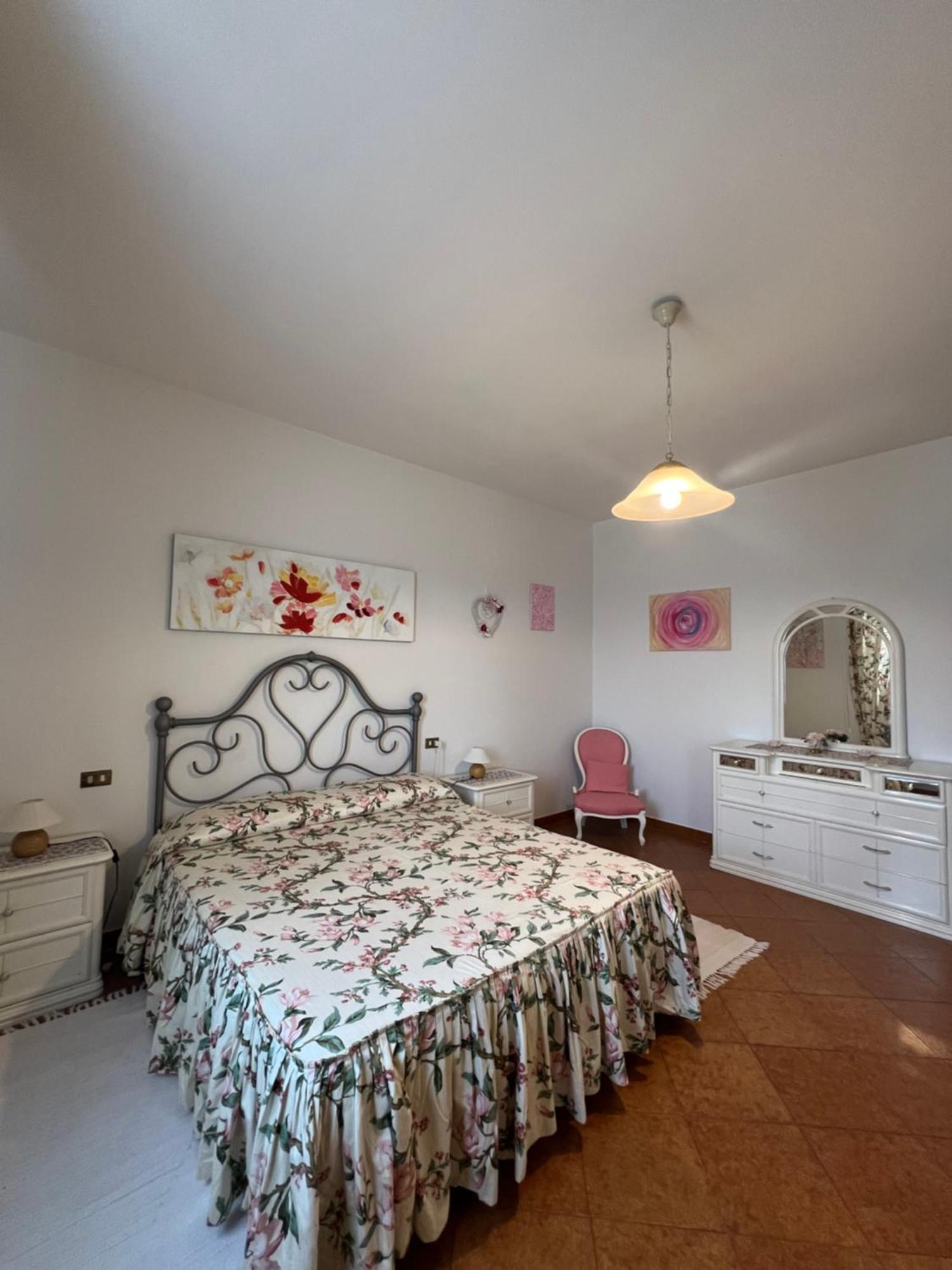 La Casa Di Montelonti Apartment ปอจจิบองซี ภายนอก รูปภาพ